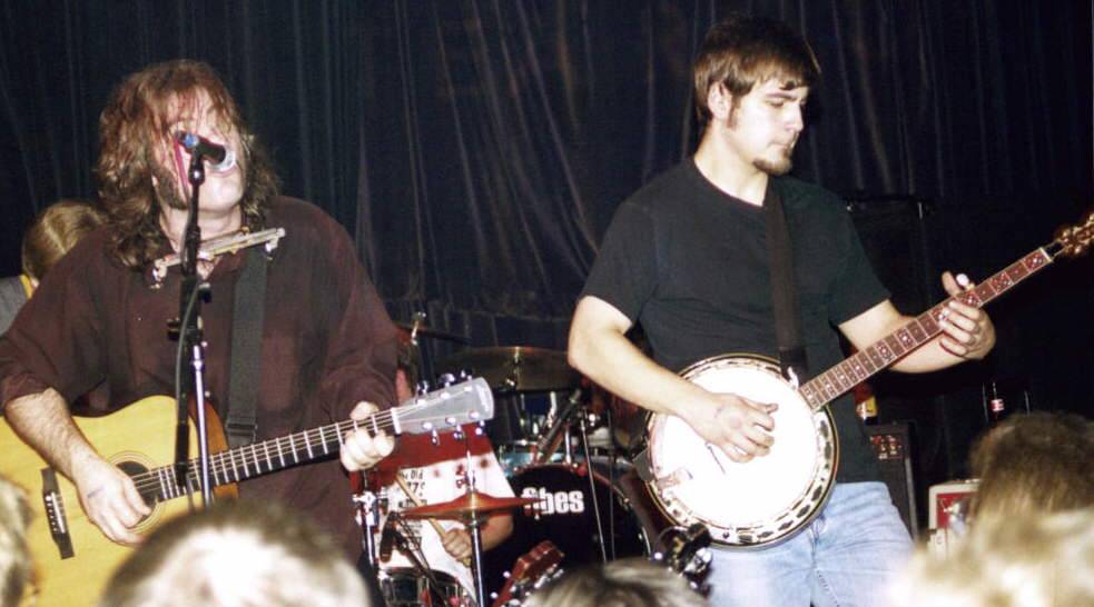 Brent Best on guitar and Jess Barr on banjo